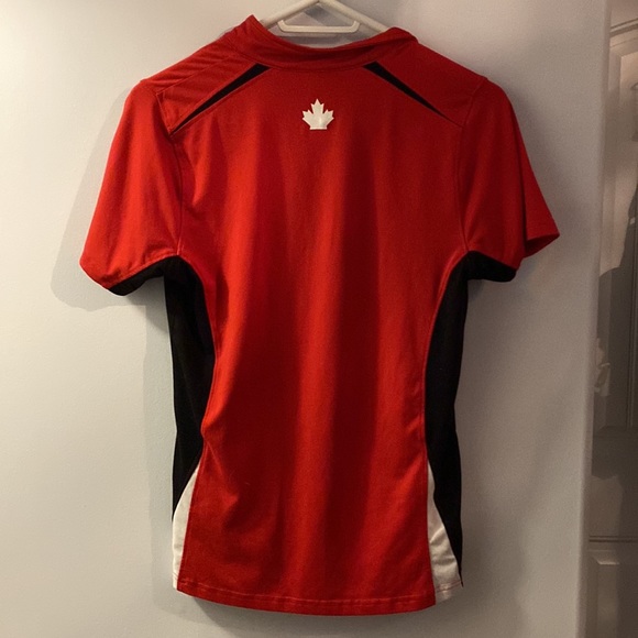 goodlife fitness t-shirt uniform (women’s) - Picture 2 of 2